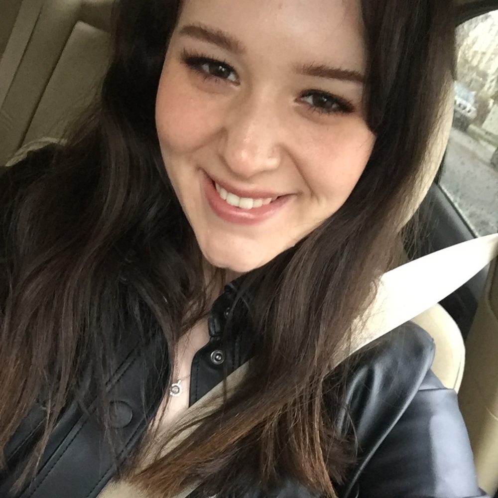 Meet your Posher, Alyssia
